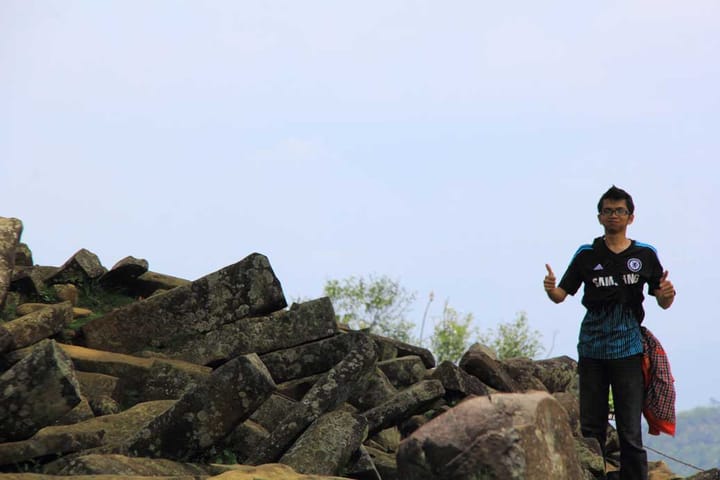 Situs Gunung Padang Cianjur dengan Keindahan Tumpukan Batunya